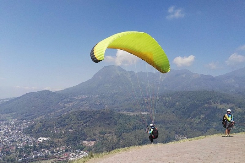 Paragliding